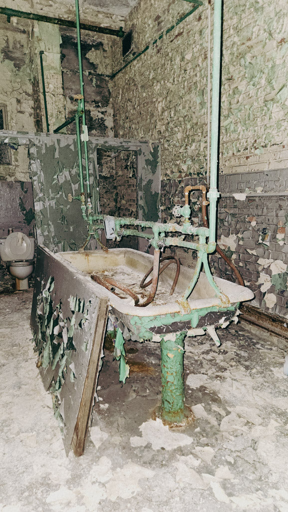 Glass recycling plant