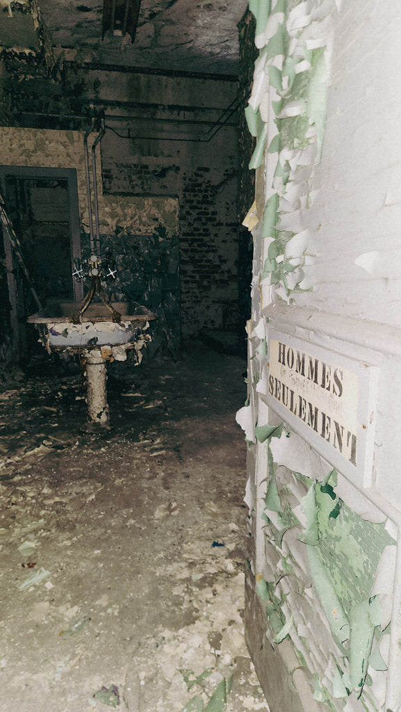 Glass recycling plant