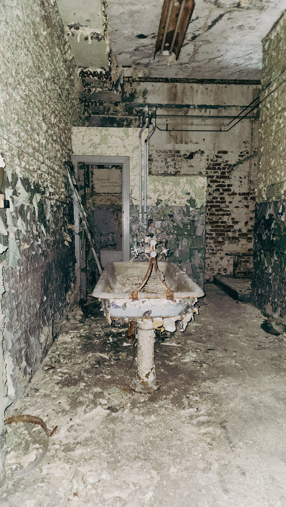 Glass recycling plant